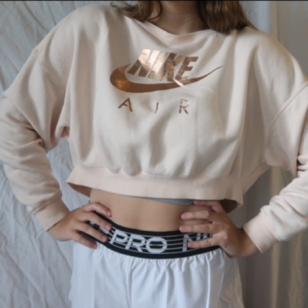 nike crop top